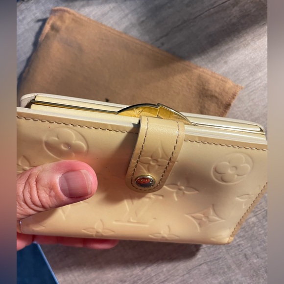 Sold! Louis Vuitton Vernis French Bifold Wallet EUC - Picture 7 of 16